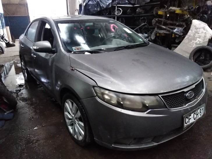 Kia CERATO 2010 - 1 REPUESTO USADO/USADA EN DESARME